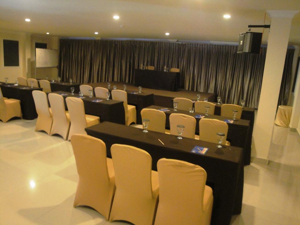 Ramayana Hotel Makassar Eksteriør bilde
