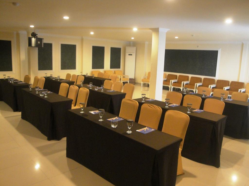 Ramayana Hotel Makassar Eksteriør bilde