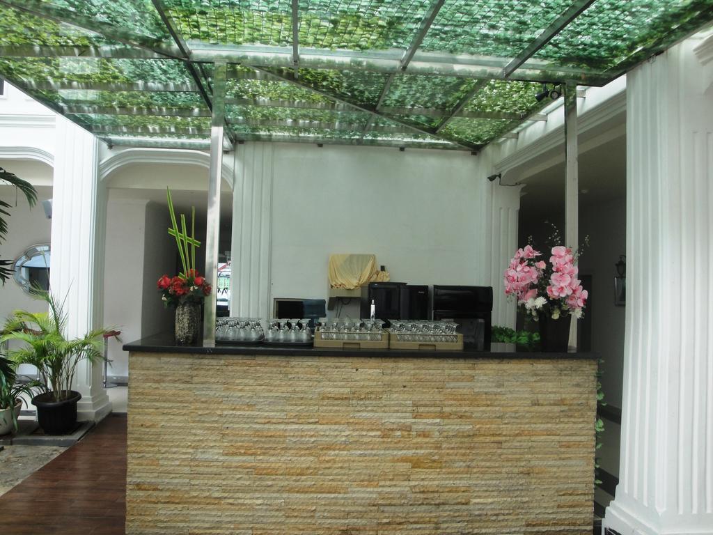 Ramayana Hotel Makassar Eksteriør bilde