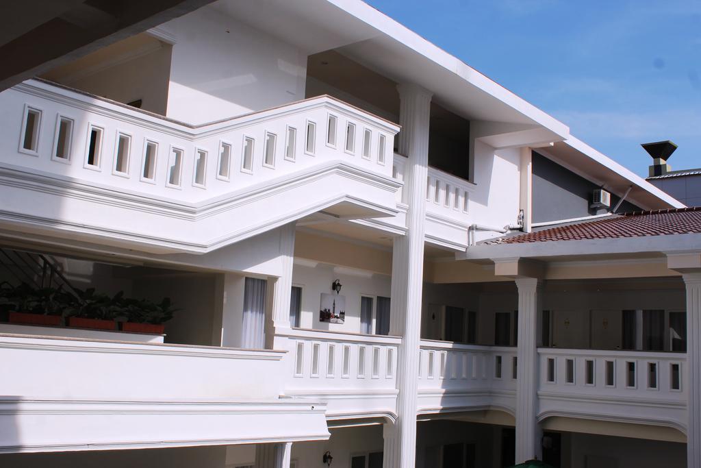 Ramayana Hotel Makassar Eksteriør bilde