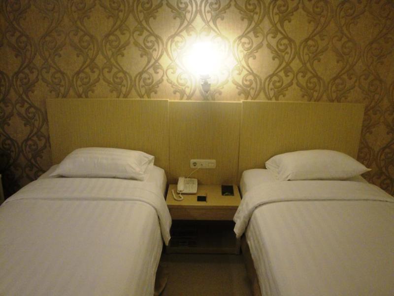 Ramayana Hotel Makassar Eksteriør bilde