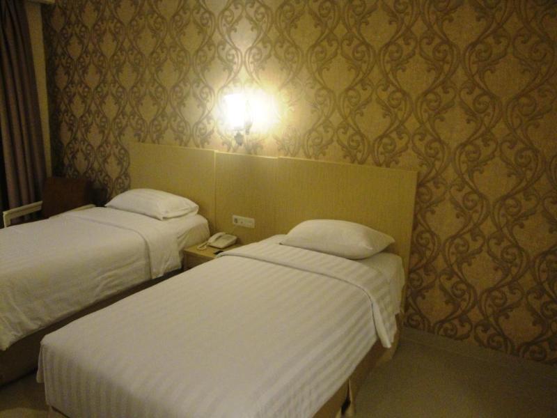 Ramayana Hotel Makassar Eksteriør bilde