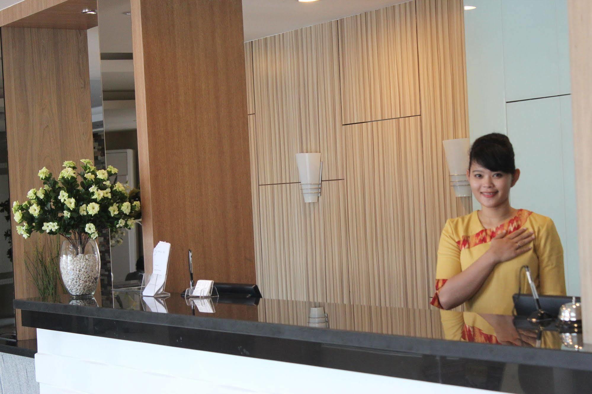 Ramayana Hotel Makassar Eksteriør bilde